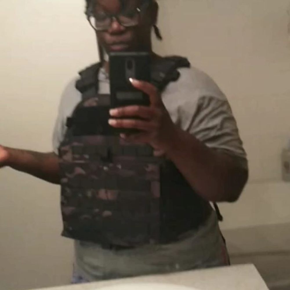 Meet your Posher, Ebony